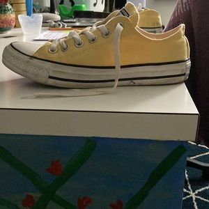 Yellow Low Top All Star Converse 💛